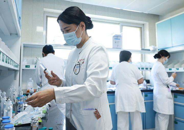 皇冠信用網正网_新华社政论|携手为人类命运共同体撑起辽远发展天空——写在全球妇女峰会即将在北京举行之际