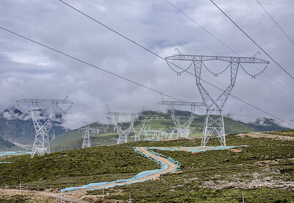 皇冠会员如何申请_美媒:中国有42条特高压输电线路皇冠会员如何申请,每一条的输电能力都远超美国